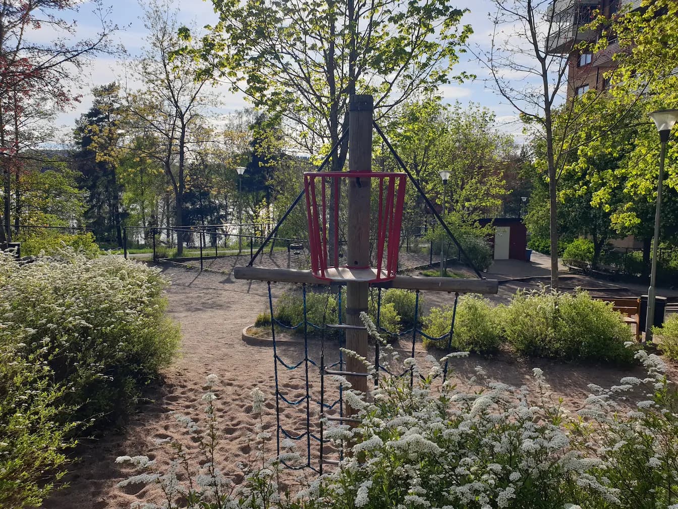 Lekplats utanför familjedaghemmet